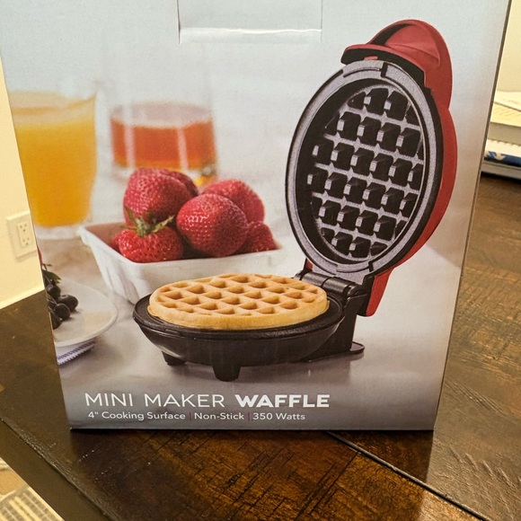 Ash Red Mini Waffle Maker - Picture 2 of 3